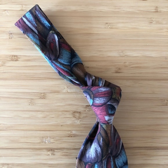 London Fog Tie In Retro Multicolored Pattern! - Picture 5 of 7